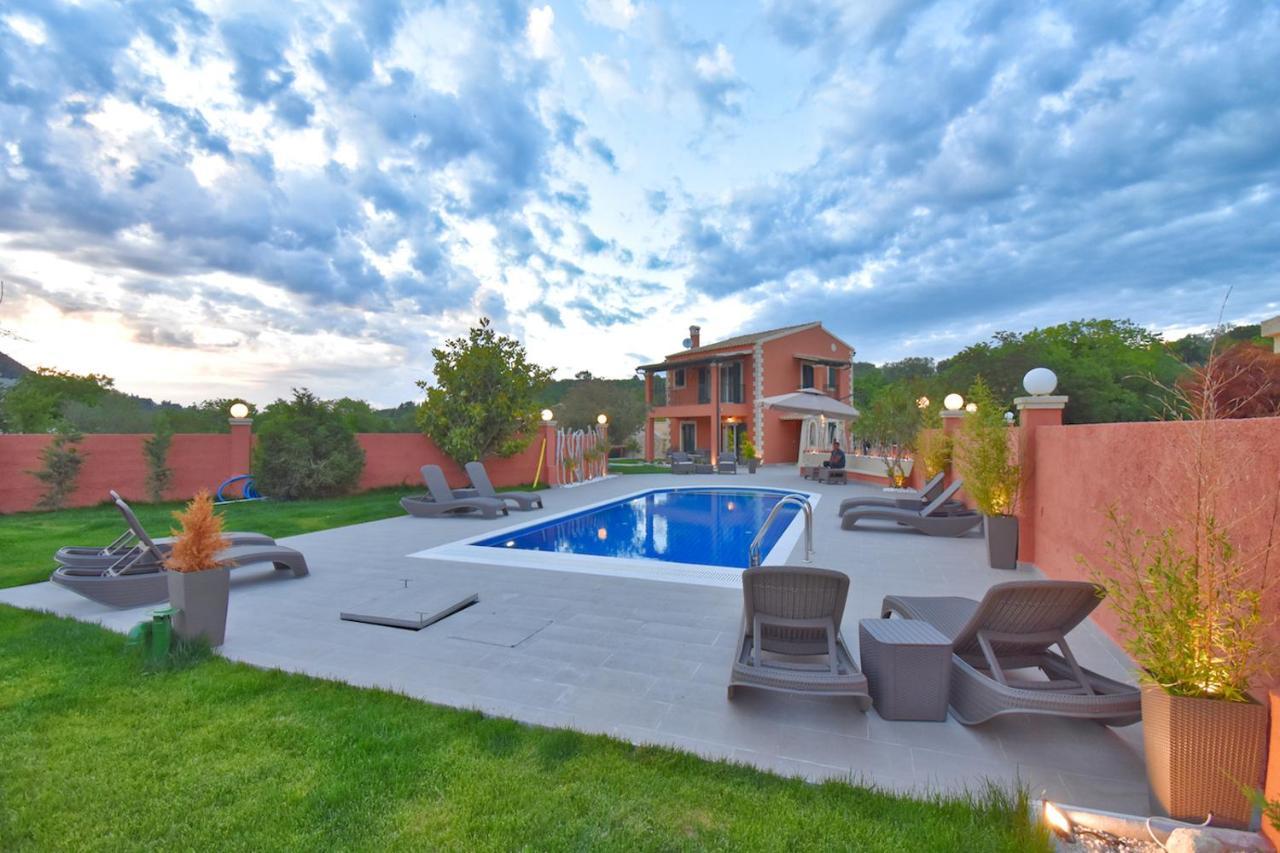 Villa Alex Sinarádes 외부 사진