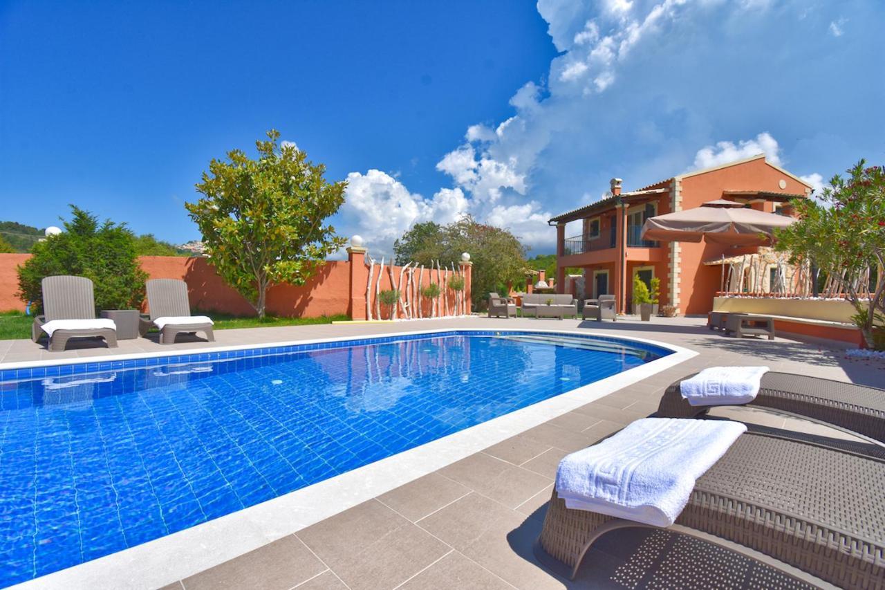 Villa Alex Sinarádes 외부 사진