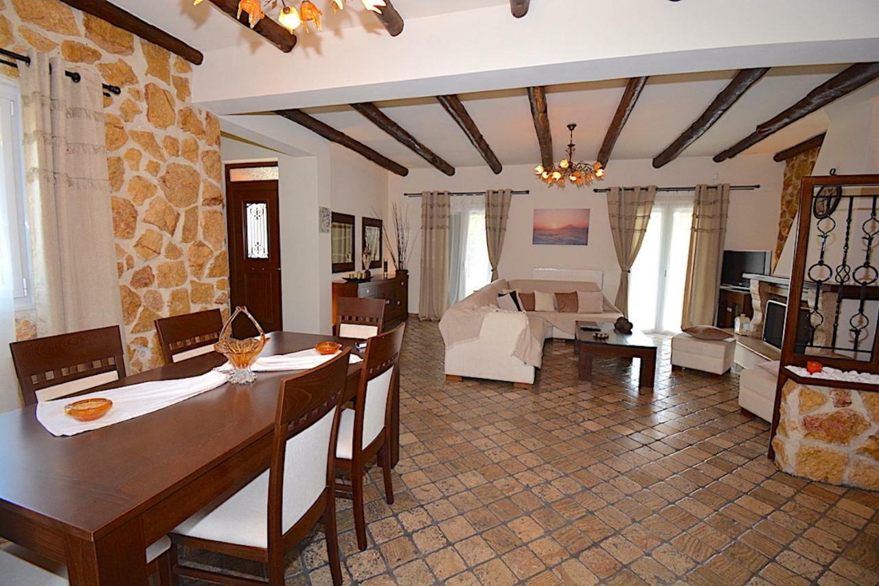Villa Alex Sinarádes 외부 사진