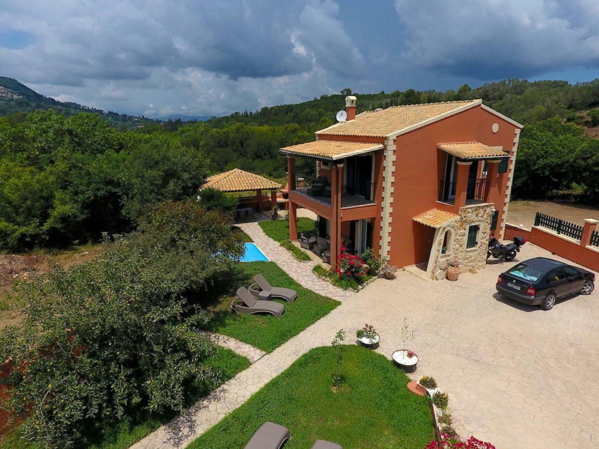 Villa Alex Sinarádes 외부 사진